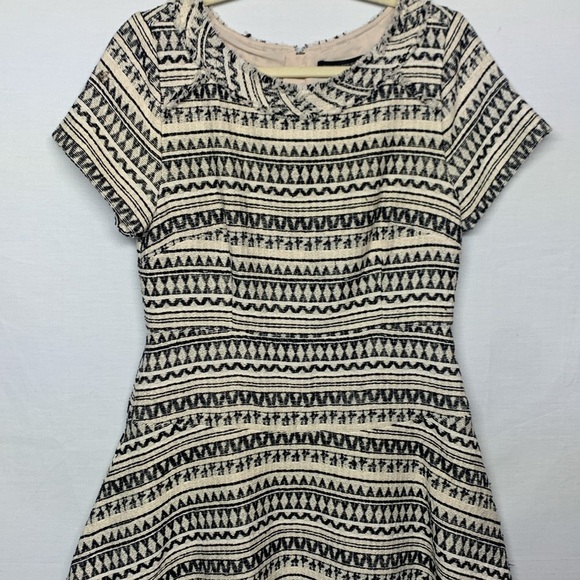 Banana Republic Black and Cream Geometric Dress - Picture 2 of 9